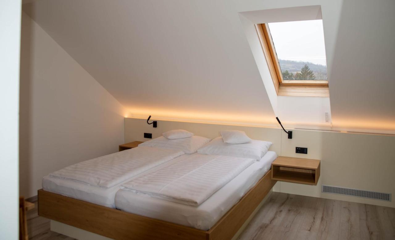 Pension Christine Grossweikersdorf Экстерьер фото