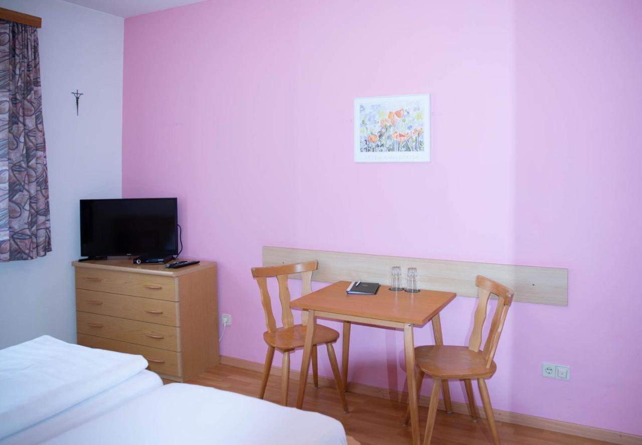 Pension Christine Grossweikersdorf Экстерьер фото