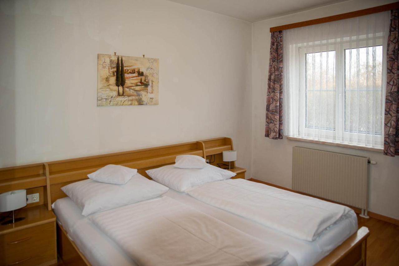 Pension Christine Grossweikersdorf Экстерьер фото